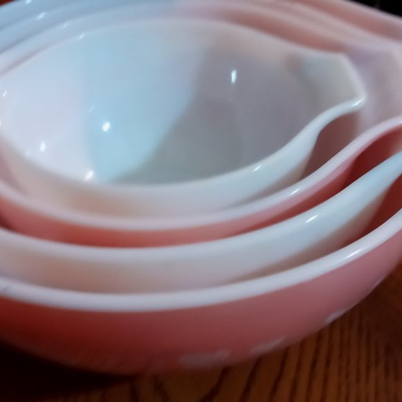 VINTAGE PYREX PINK GOOSEBERRY Mixing Bowl Set of 4. FREE SHIPPING!! - Picture 10 of 12